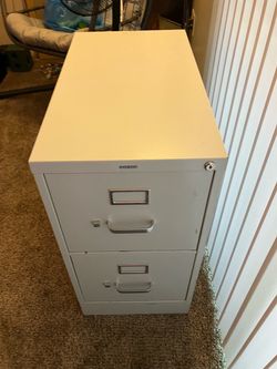 Long 2 drawer filing cabinet I do not have the key to lock. But everything else works great. 👍