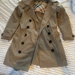  Burberry Women’s Rain Coat Size 6