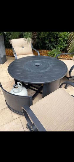 Outdoor patio fire pit set