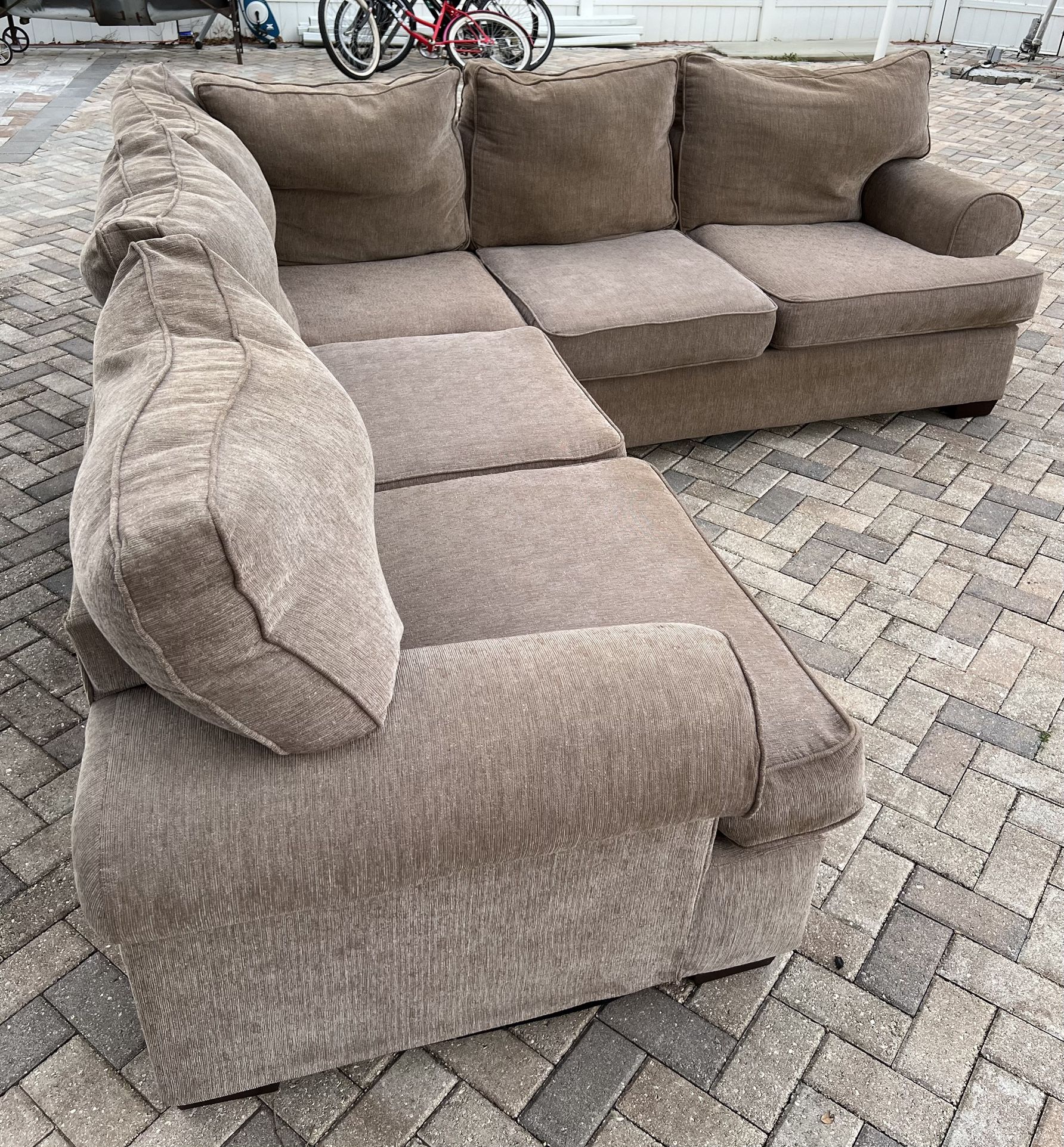 2-Piece Sofa Sectional. In perfect condition!! I can deliver for an additional cost. The price is $250 please keep in mind that it is not new ok.