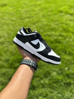 Dunk Low "Panda" Sizes: 6.5w