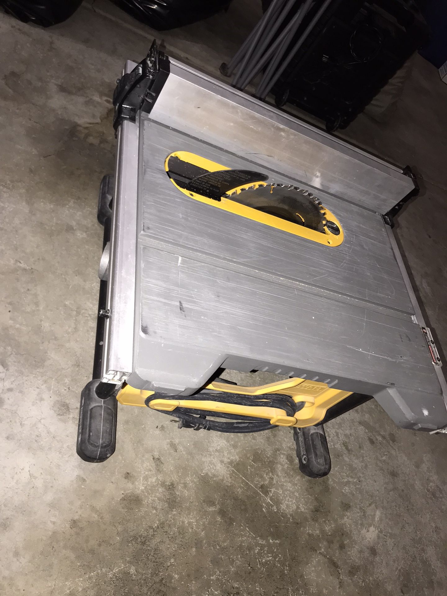 Dewalt 15 Amp Corded Table Saw 