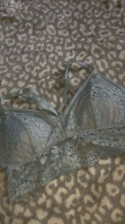 Forever 21 White Floral Lace Bralette/Bra – Like New