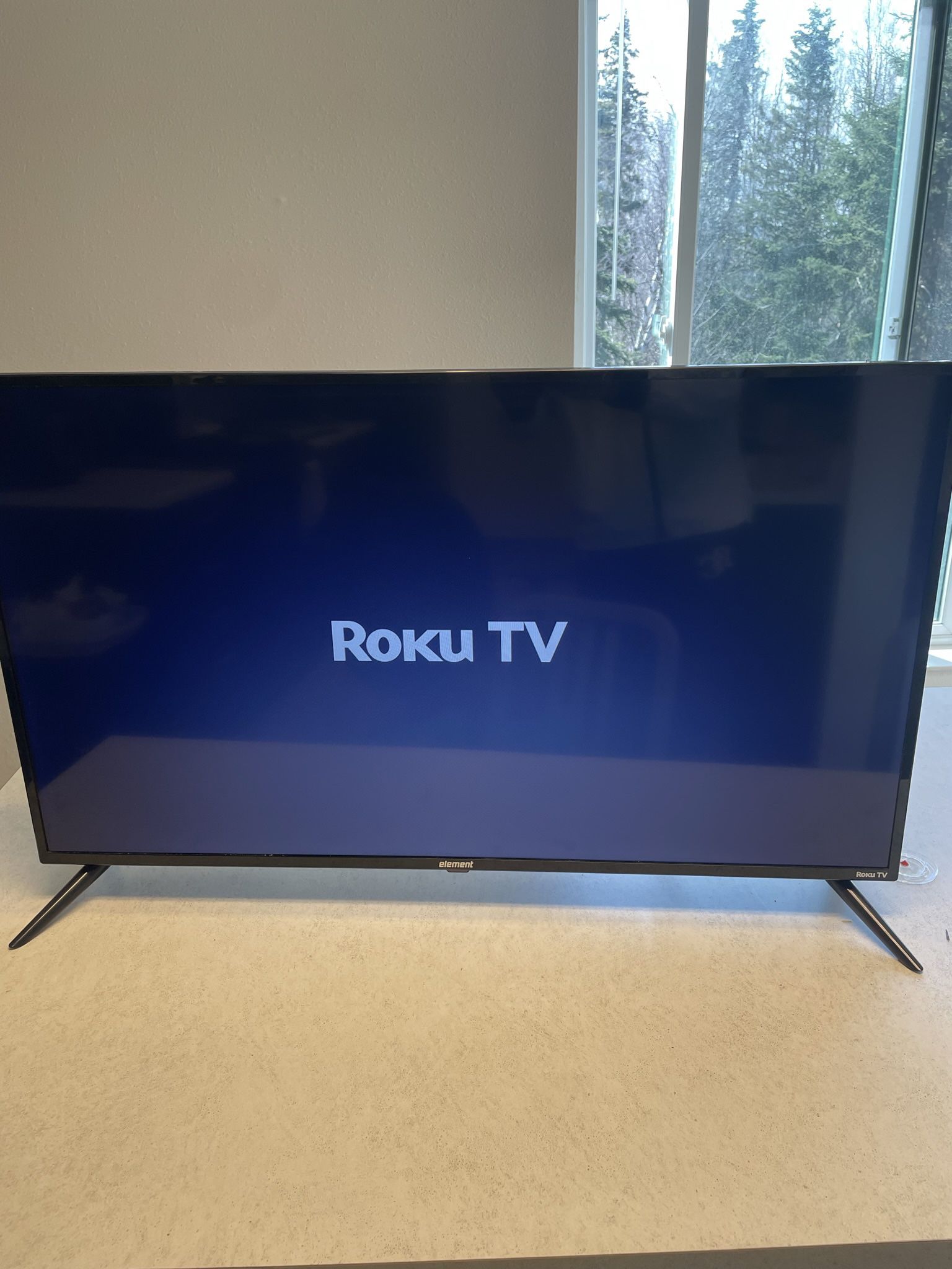 40 In. element Roku TV, 1080P