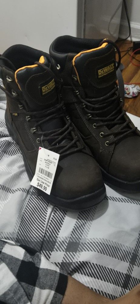 Dealt Steel Toe Boots