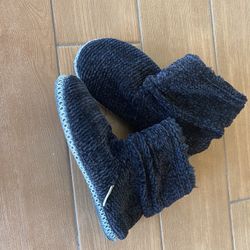Muk Luks Booties 🖤 size 9/10 Women’s