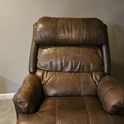 Brown Leather Lay-Z-Boy Recliner 