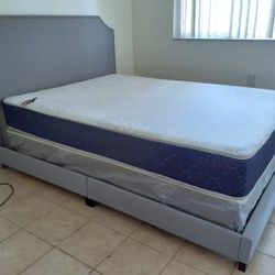 NEW Queen-Size MATTRESS and BOX SPRING. Bed frame not included👍
