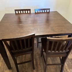 Dining Table W/chairs