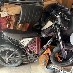 RIDSTAR ELECTRIC BIKE - BARELY USED 