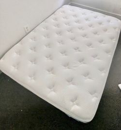 ****Full Size Mattress ****