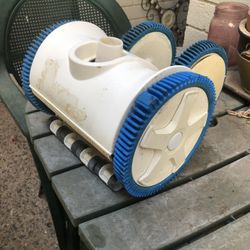 Pool Cleaner Hayward 4 Wheeler 