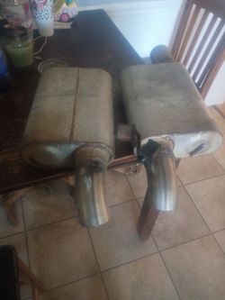 2 flowmaster mufflers