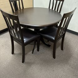 5pc Dining Room Table Set 