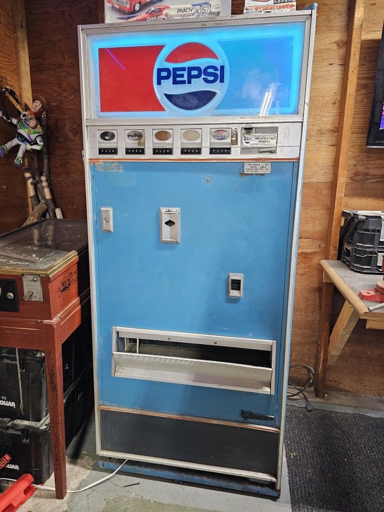 Vintage Pepsi Machine Antique 1978