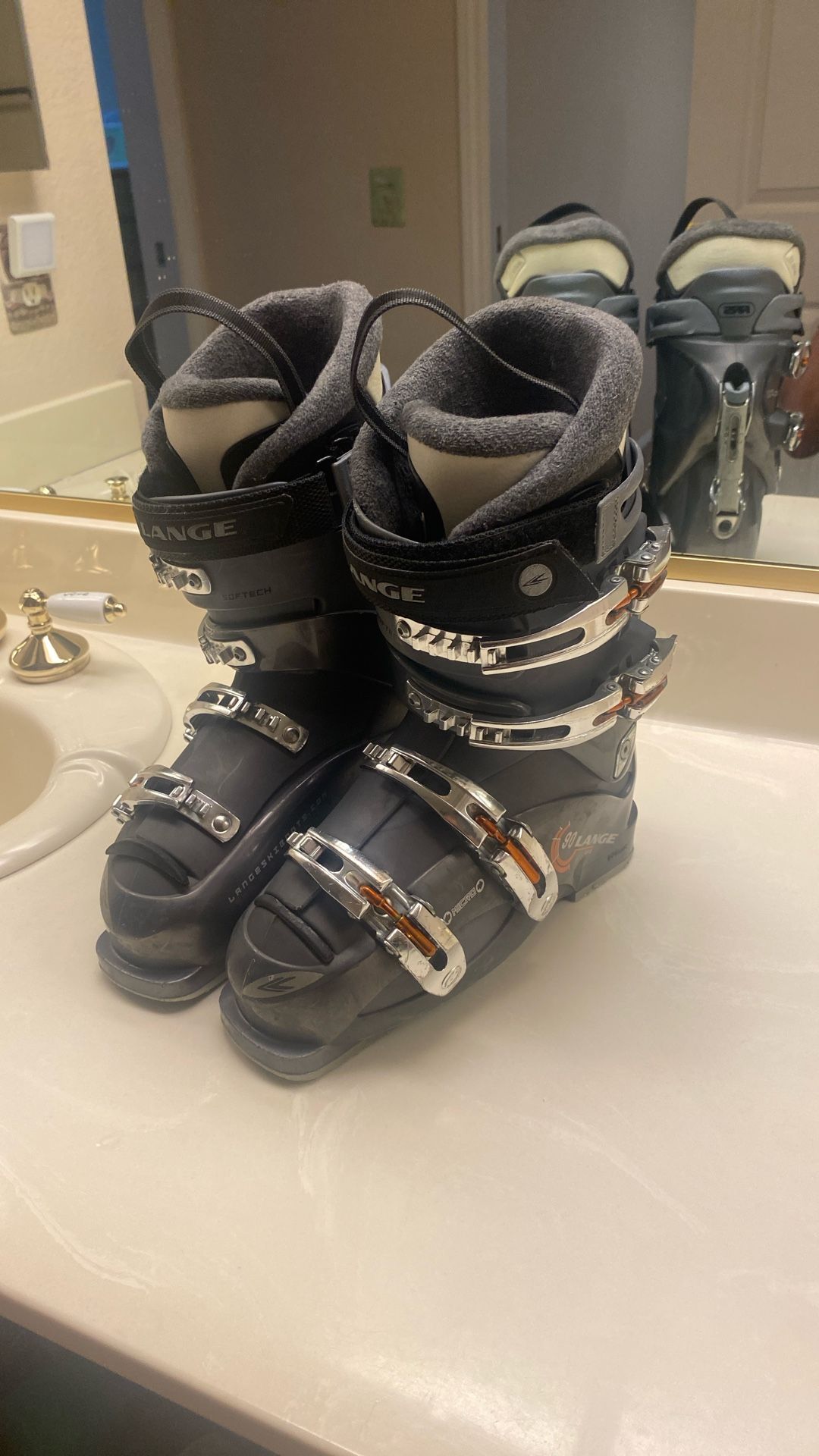Lange RRS 90 Ski Boots With Walkable Setting 23.5