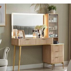 Fluted Makeup Vanity Desk 