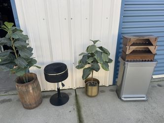2 Fake Plants And Set For Markup W Storage