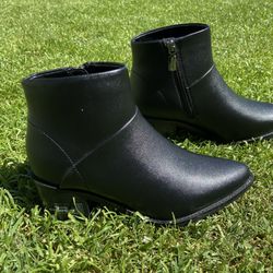 Blondo Waterproof Black Pointed Booties