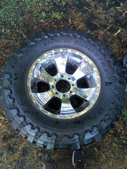 38 inch offroad tires on 8 lug Ford superduty rims