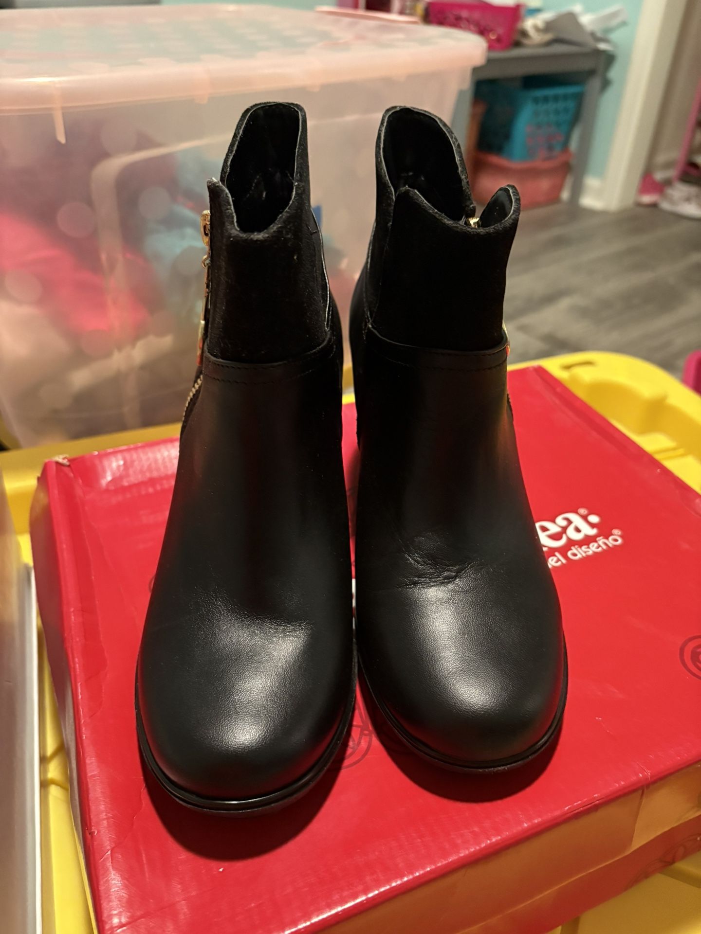 New Women’s Andrea Booties