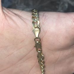 14k Cuban link Chain / Necklace (24 In. Length)