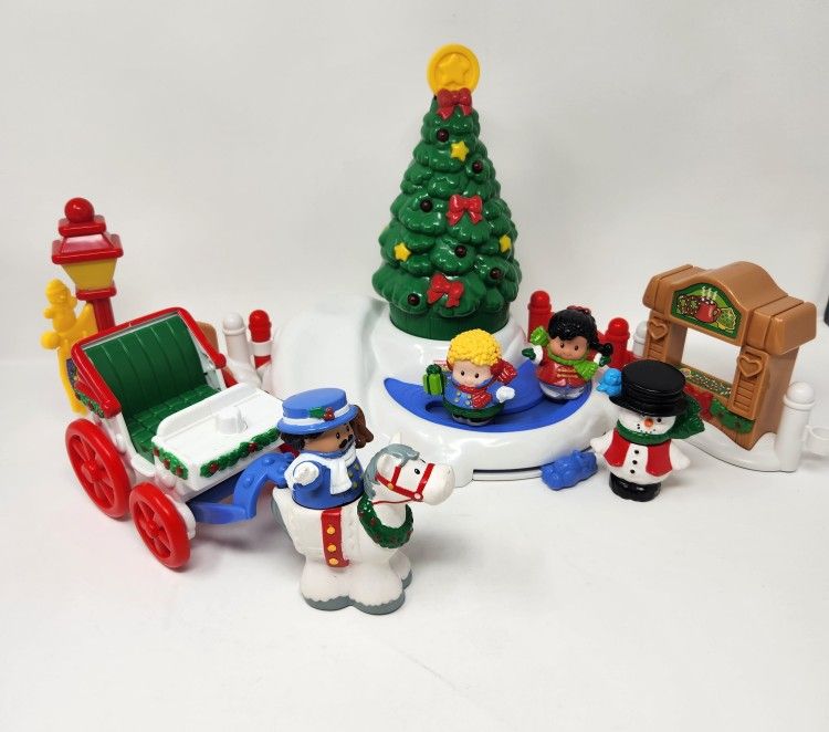 Fisher-Price Little People Tree Lighting In Discovery Park