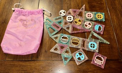 Fao Schwarz Pastel Magnetic Set 