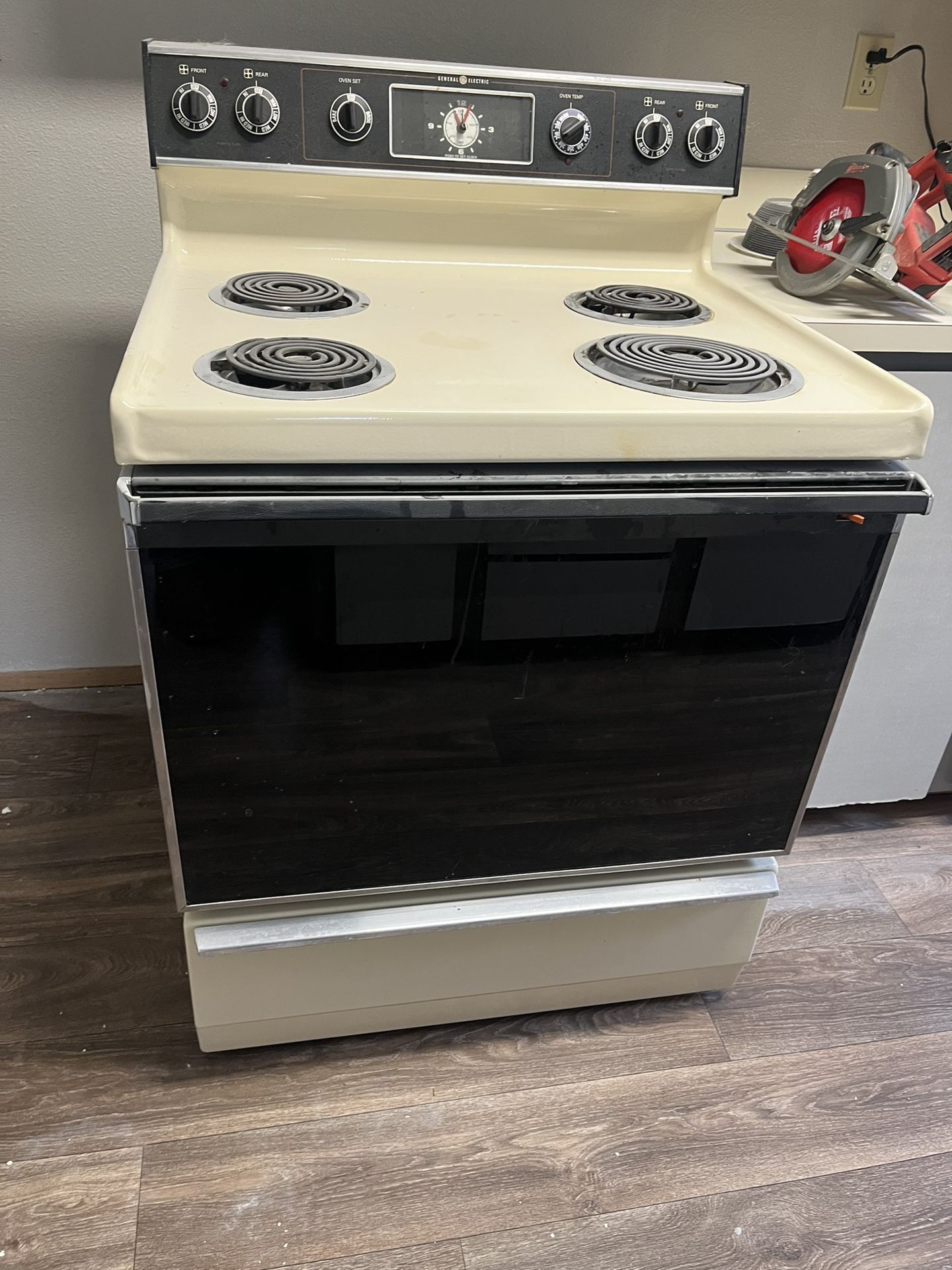 Electric stove