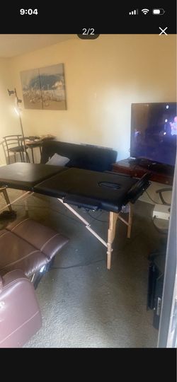 Luxton massage table