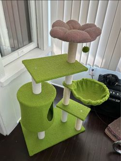 Retro Tall Flower Cat Tree
