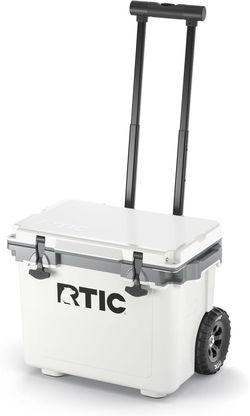 RTIC ULTRALIGHT COOLER 22qt wheeled