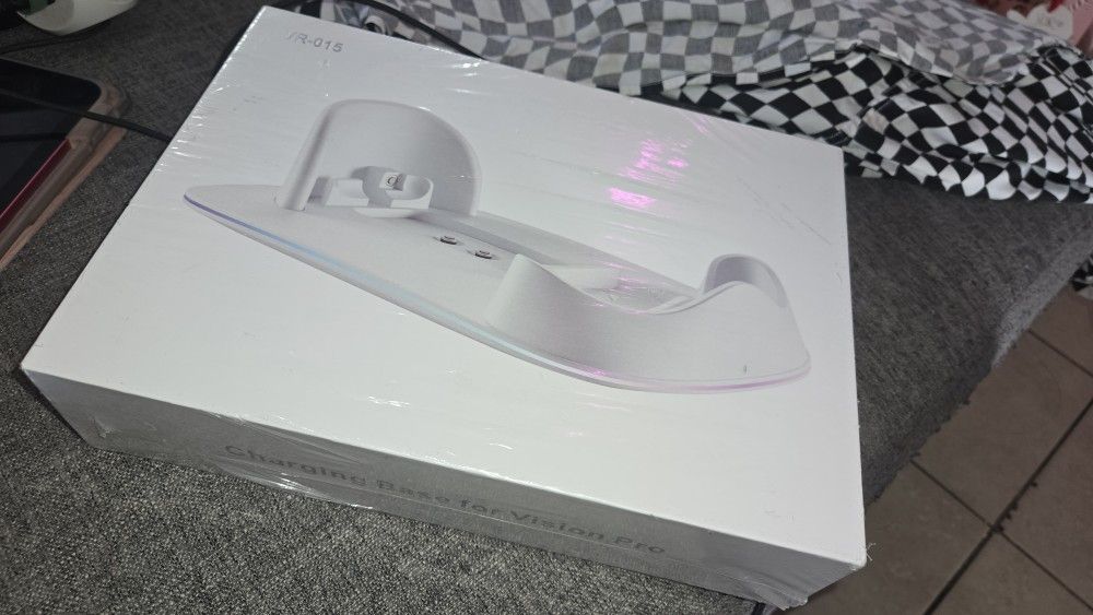 NEW CHARGING BASE FOR APPLE VISION PRO