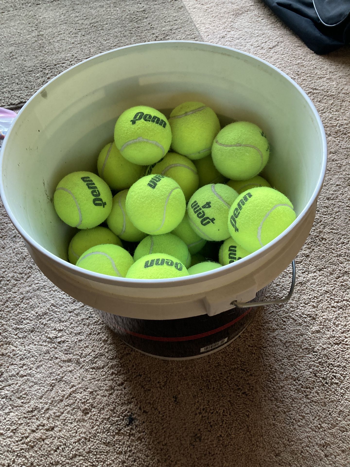 38 Tennis Balls
