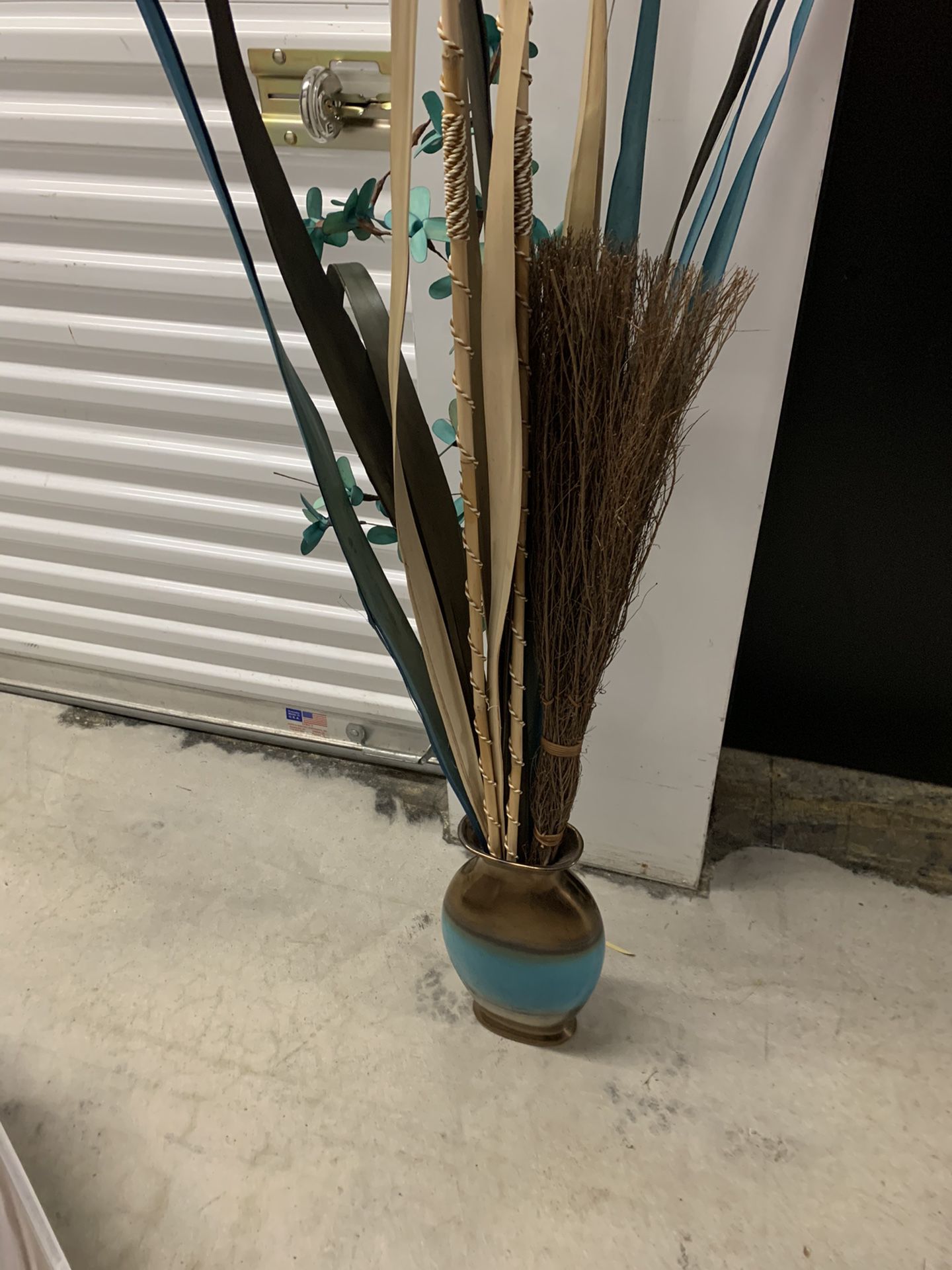Vase and Plant- PUBLIC STORAGE SALE