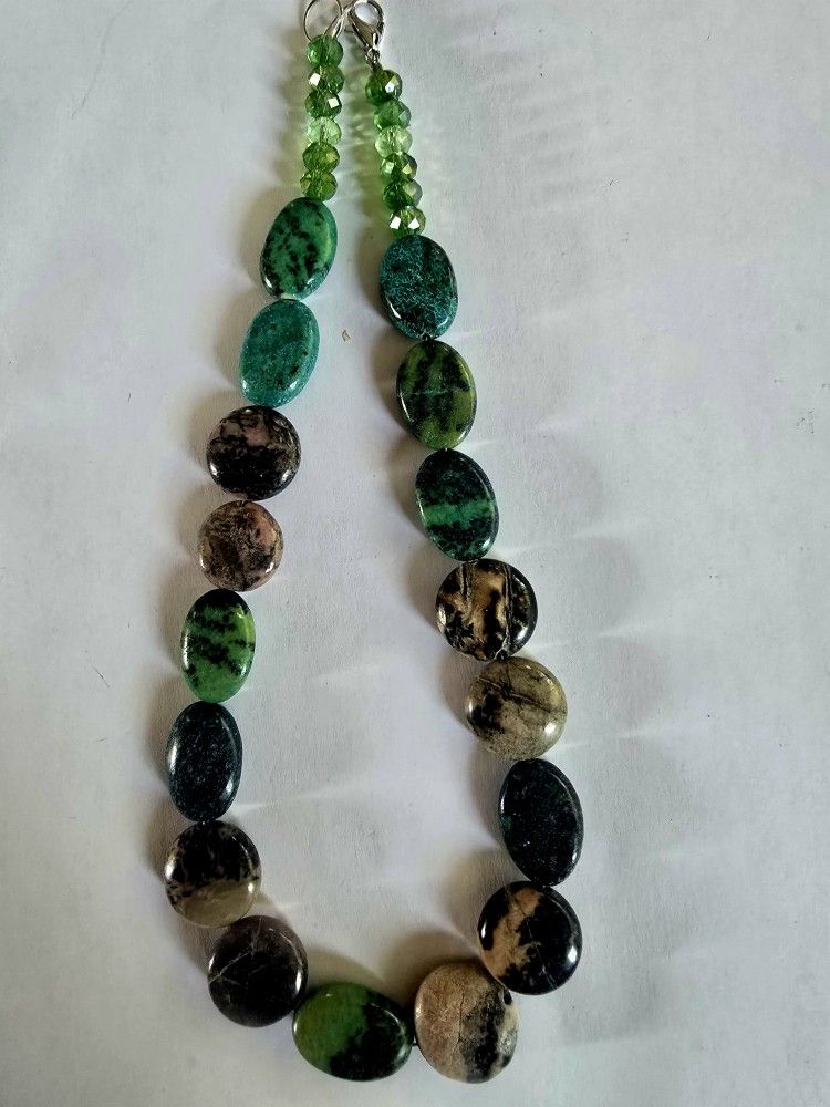 UNIQUE BOUTIQUE MALACHITE MEETS SWAROVSKI BEAD TO CREATE 16" CHOKER NECKLACE