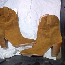 Brand New Brochure Walker Suede Boots Female