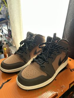 Air Jordan 1 Mid SE 'Dark Chocolate'