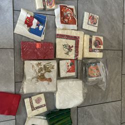 Vintage Thanksgiving And Christmas Napkins Lot $5