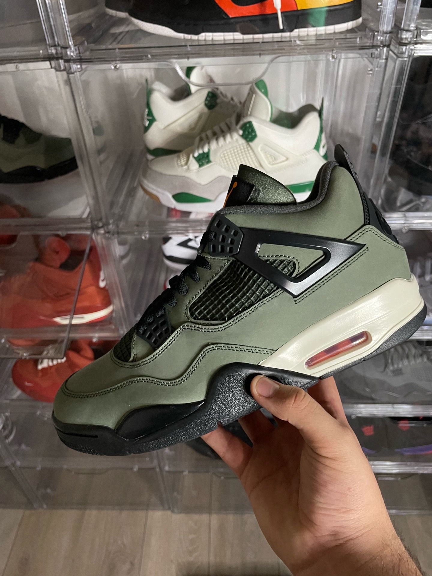 NEW Sz 10.5 Undefeated 4s