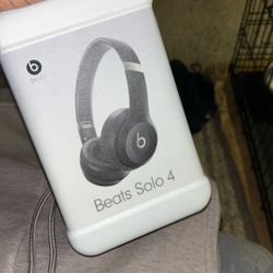 Beats Solo 4