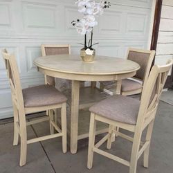 Beautiful Farmhouse Dining Table Set  New 