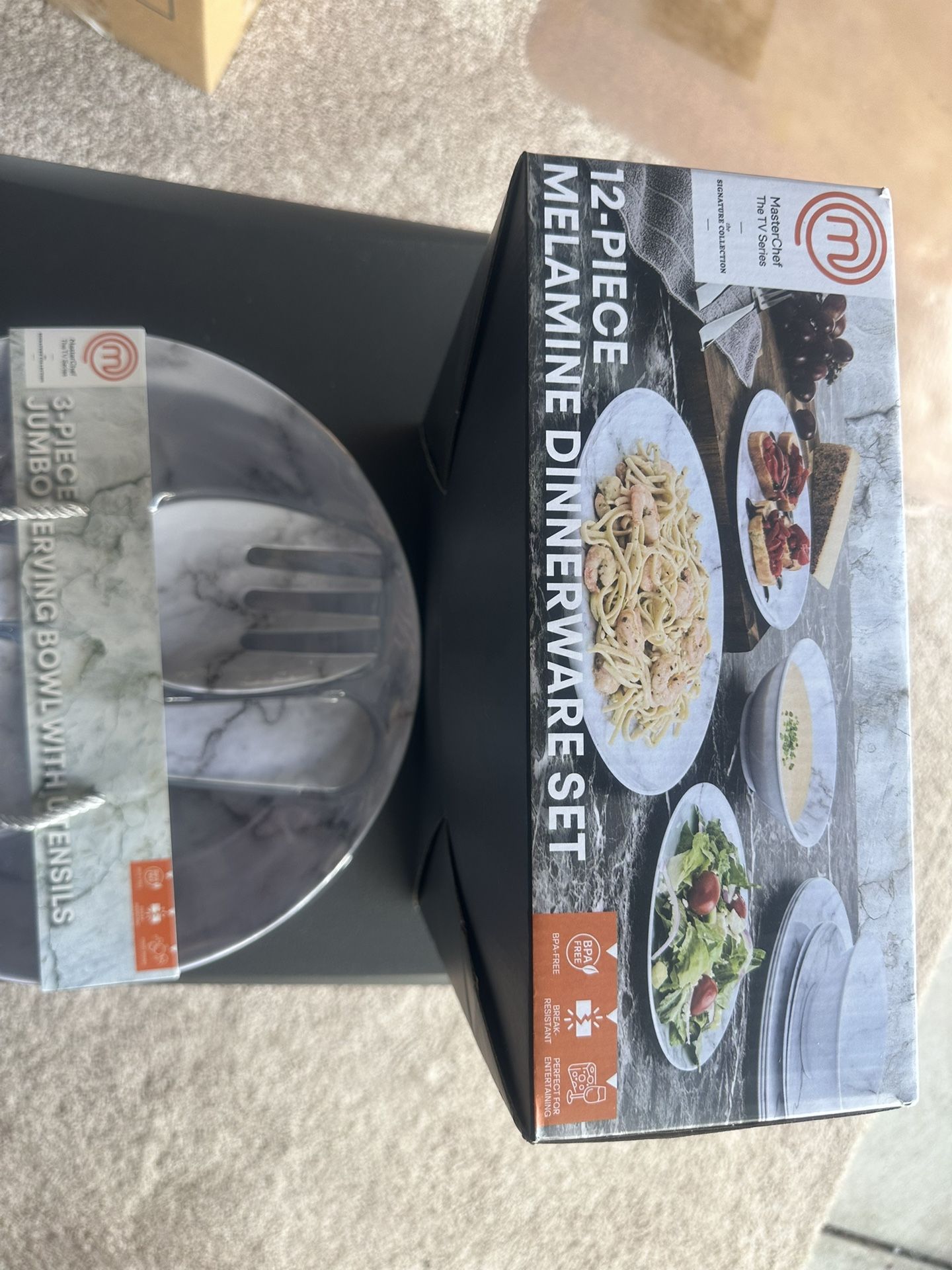 12 Piece Dinnerware And Serving Bowl Set