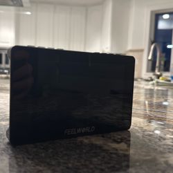 feelworld F5 Pro monitor
