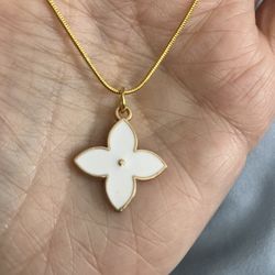 Clover Necklace