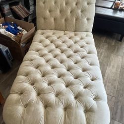 Beige Chaise Old Fashioned 