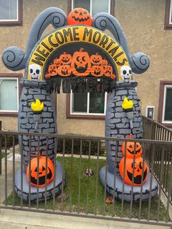 Halloween arch like new