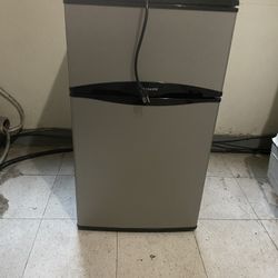 Frigidaire Mini Fridge