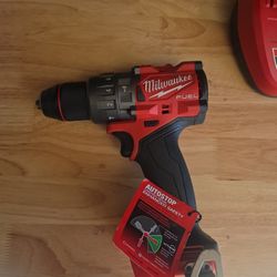 Milwaukee Electric - M18 Fuel. 1/2 Hammer Drill/Driver