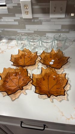 Amber Glass Maple Leaf Plates Set of 4